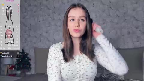 Snapshot of trinahillier chatting on 02.11.26 Bubbles online show from 02.11.26