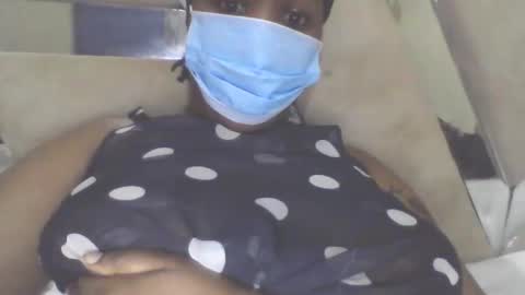 Snapshot of trinahluicy chatting on 04.10.26 trinahluicy online show from 04.10.26