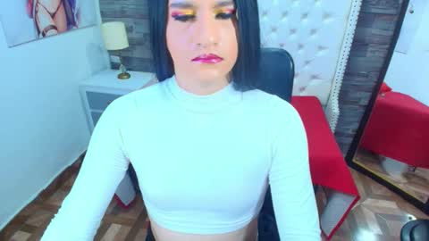 Snapshot of trinity_tsx chatting on 04.29.26 SOFIA online show from 04.29.26