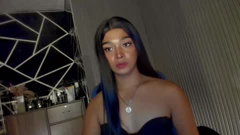 Snapshot of trinityfucksyou chatting on 03.07.25 Ms Ella online show from 03.07.25