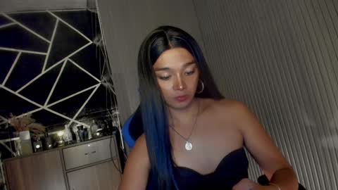 Snapshot of trinityfucksyou chatting on 03.07.25 Ms Ella online show from 03.07.25