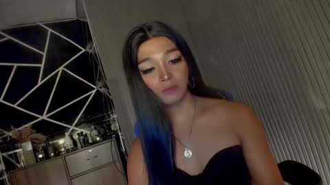 Snapshot of trinityfucksyou chatting on 03.08.25 Ms Ella online show from 03.08.25