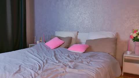 Luna online show from 12.20.25