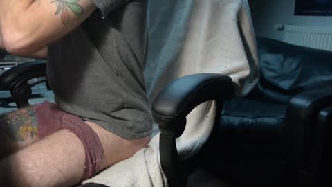 Snapshot of tripstocum chatting on 12.31.24 FluideAmer online show from 12.31.24