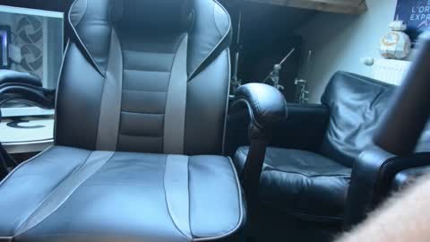 Snapshot of tripstocum chatting on 10.01.25 FluideAmer online show from 10.01.25