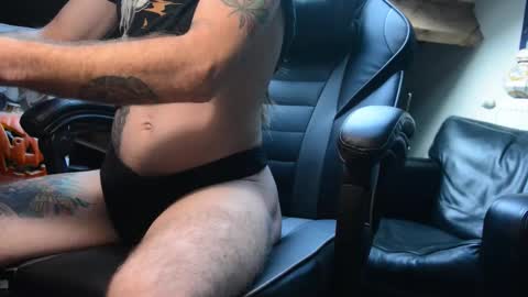 Snapshot of tripstocum chatting on 10.11.25 FluideAmer online show from 10.11.25