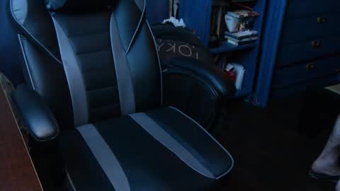 Snapshot of tripstocum chatting on 11.02.25 FluideAmer online show from 11.02.25