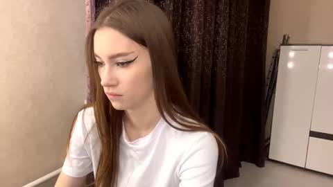 Snapshot of trishaawbrey chatting on 11.09.25 Ur Trisha online show from 11.09.25