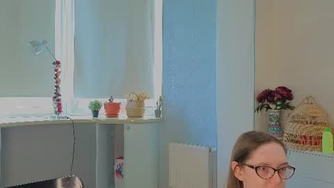 Snapshot of trishdelafontaine chatting on 06.12.26 Viola online show from 06.12.26