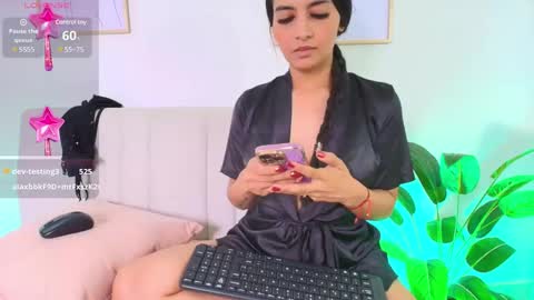 Trissha online show from 01.20.25