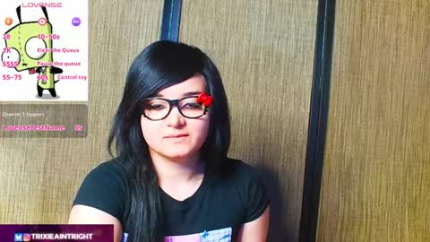 Snapshot of trixiedoescamcam chatting on 09.20.25 trixiedoescamcam online show from 09.20.25
