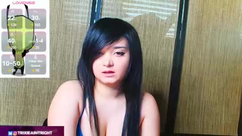 Snapshot of trixiedoescamcam chatting on 09.25.25 trixiedoescamcam online show from 09.25.25