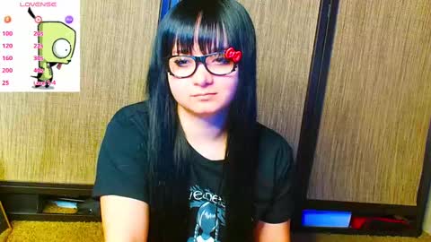 Snapshot of trixiedoescamcam chatting on 10.16.25 trixiedoescamcam online show from 10.16.25