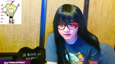 Snapshot of trixiedoescamcam chatting on 11.17.25 trixiedoescamcam online show from 11.17.25