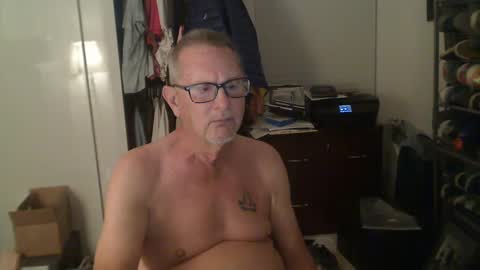 Snapshot of troffer1020 chatting on 02.18.25 Troffer online show from 02.18.25