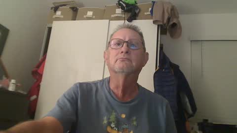 Snapshot of troffer1020 chatting on 10.14.25 Troffer online show from 10.14.25
