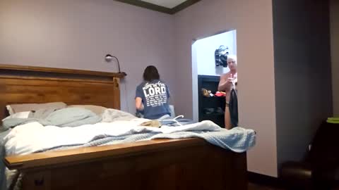 Snapshot of trojanswingers chatting on 12.14.25 trojanswingers online show from 12.14.25