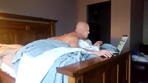 Snapshot of trojanswingers chatting on 12.15.25 trojanswingers online show from 12.15.25