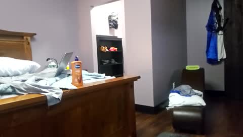 Snapshot of trojanswingers chatting on 12.16.25 trojanswingers online show from 12.16.25