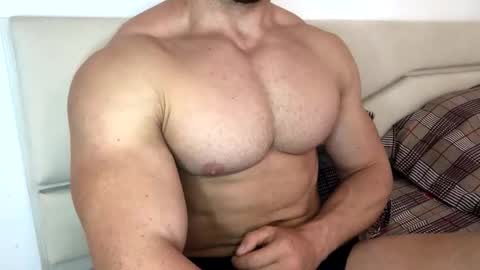 Troncq online show from 09.18.25