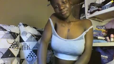 Snapshot of trouble456206957 chatting on 01.11.26 darkbarbie online show from 01.11.26