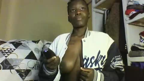 Snapshot of trouble456206957 chatting on 01.14.26 darkbarbie online show from 01.14.26