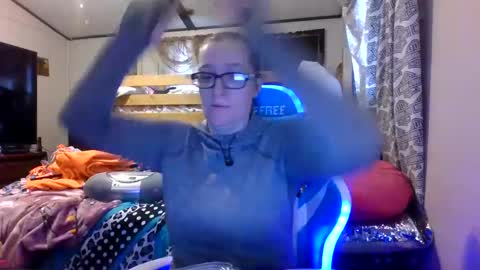 Snapshot of truckerswifetobe chatting on 12.19.24 TruckersWifeToBe online show from 12.19.24