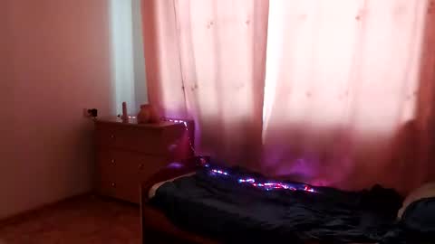 Emilum online show from 02.01.25