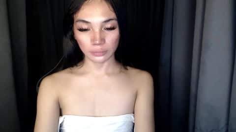 Snapshot of ts_athisa chatting on 10.12.25 ts_athisa online show from 10.12.25