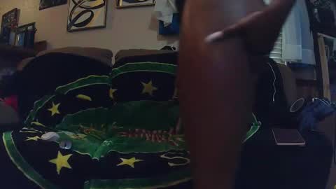 Snapshot of ts_britt chatting on 11.25.25 ts_britt online show from 11.25.25