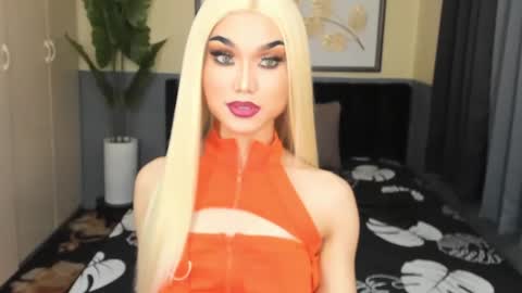 Saskia online show from 12.17.24