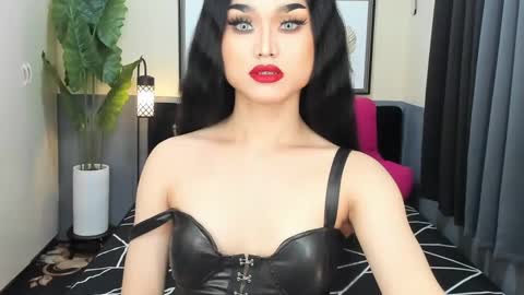 Saskia online show from 01.30.25