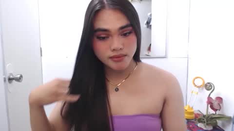 Snapshot of ts_lovelicious chatting on 10.17.25 ts_lovelicious online show from 10.17.25