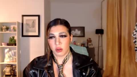 Snapshot of tsbigmilk chatting on 02.06.26 tsbigmilk online show from 02.06.26