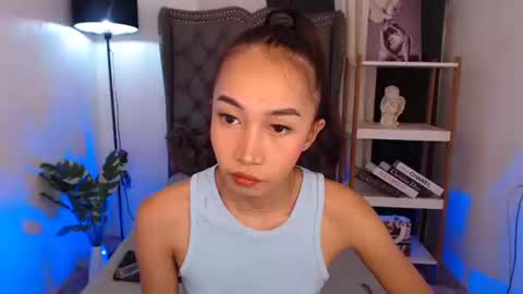 Snapshot of tskitty_girl chatting on 12.04.25 tskitty_girl online show from 12.04.25