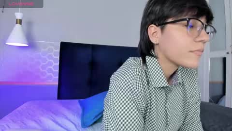 Snapshot of tsuki_maru chatting on 09.29.25 Maru online show from 09.29.25