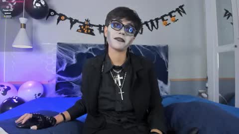 Snapshot of tsuki_maru chatting on 10.14.25 Maru online show from 10.14.25