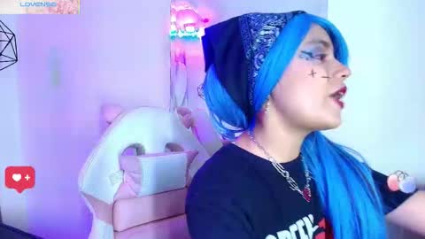 Snapshot of tsuki_nekoo chatting on 11.22.25 Tsukineko online show from 11.22.25