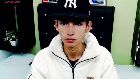 Snapshot of ttimy_x_boy chatting on 01.19.25 ttimy online show from 01.19.25