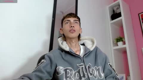 Snapshot of ttimy_x_boy chatting on 09.17.25 ttimy online show from 09.17.25