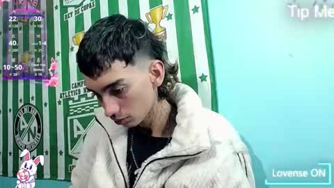 Snapshot of ttimy_x_boy chatting on 12.01.25 ttimy online show from 12.01.25