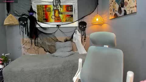 Snapshot of tulunaroja chatting on 11.02.25 tulunaroja online show from 11.02.25