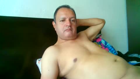 Snapshot of tuserasmia chatting on 11.23.25 Mario Ramirez online show from 11.23.25