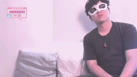 Snapshot of tuxxxedo_ble chatting on 04.29.26 tuxedo mayo online show from 04.29.26
