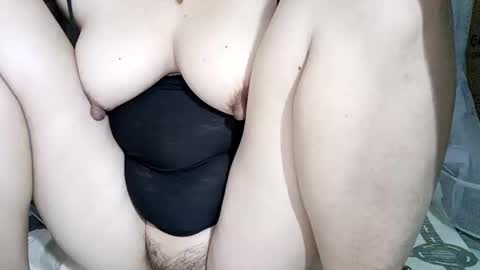 Snapshot of tuylip_sex chatting on 10.17.25 tuylip_sex online show from 10.17.25