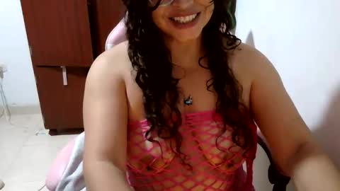 Snapshot of tuzusy chatting on 05.26.26 tuzusy online show from 05.26.26