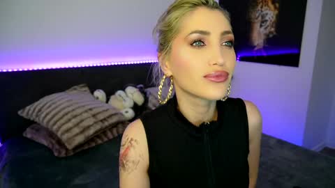 MayCarrey online show from 02.04.25