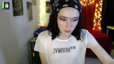 Snapshot of twinflamesxx chatting on 01.09.25 TwinFlamesXX online show from 01.09.25