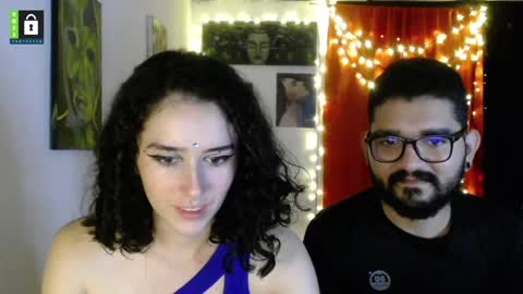 Snapshot of twinflamesxx chatting on 01.10.25 TwinFlamesXX online show from 01.10.25