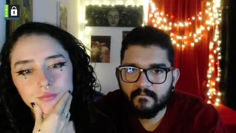 Snapshot of twinflamesxx chatting on 01.12.25 TwinFlamesXX online show from 01.12.25